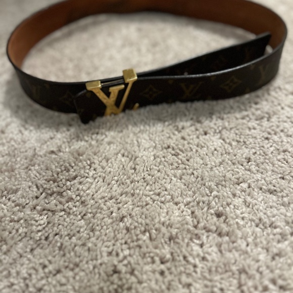 LV initial belt- excellent condition - Picture 3 of 3
